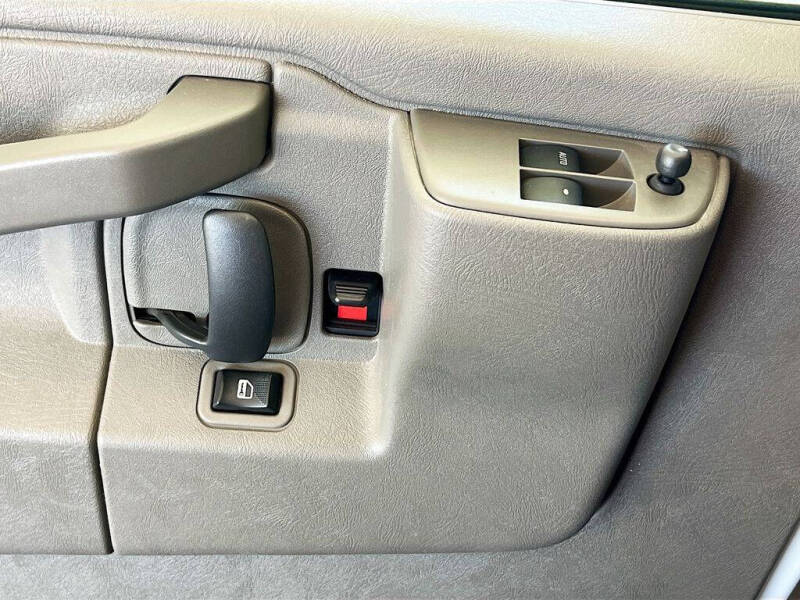 2022 Chevrolet Express LS 2500