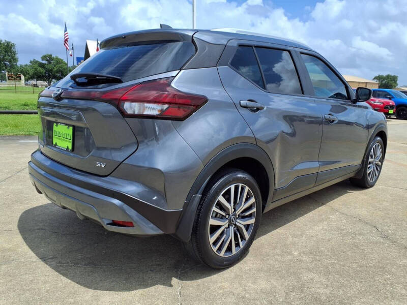 2023 Nissan Kicks SV