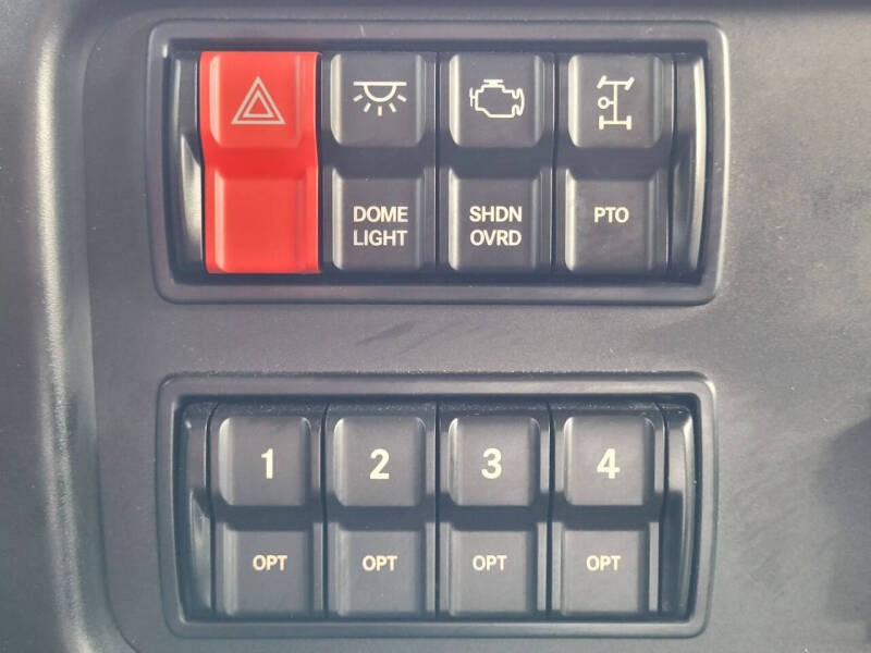 2025 Freightliner M2 106