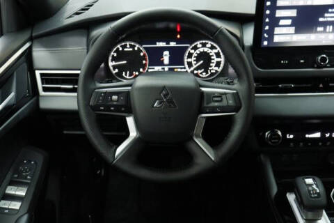 2026 Mitsubishi Outlander LE