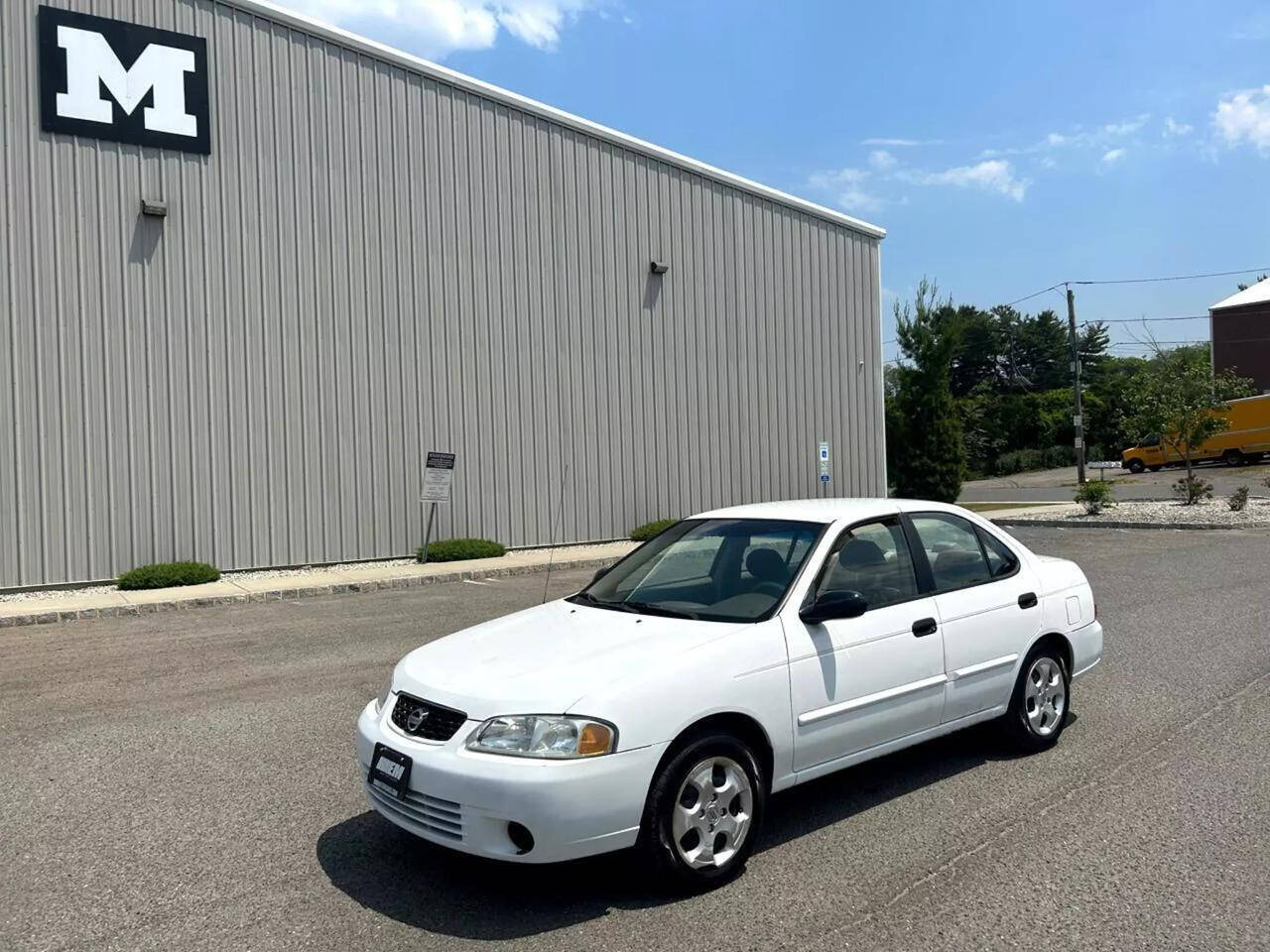 2003 nissan sentra white