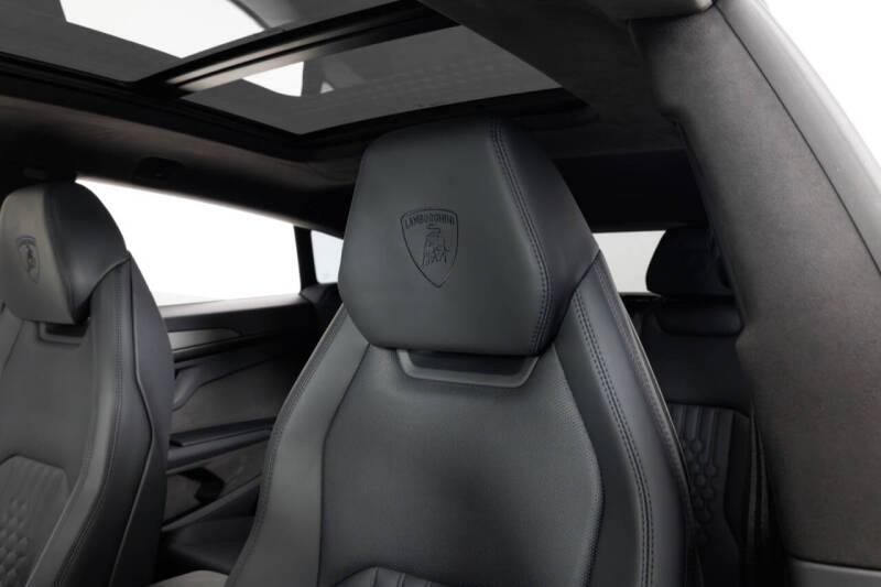 2025 Lamborghini Urus SE