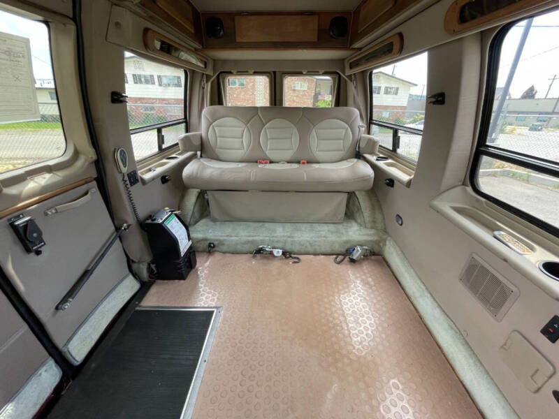 2004 Ford E-Series E-250 SD