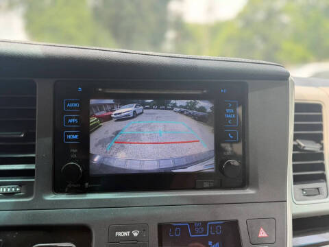 2015 Toyota Sienna