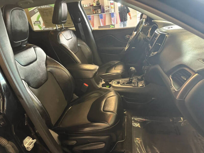 2019 Jeep Cherokee Latitude Plus