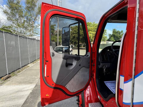 2016 Freightliner M2 106