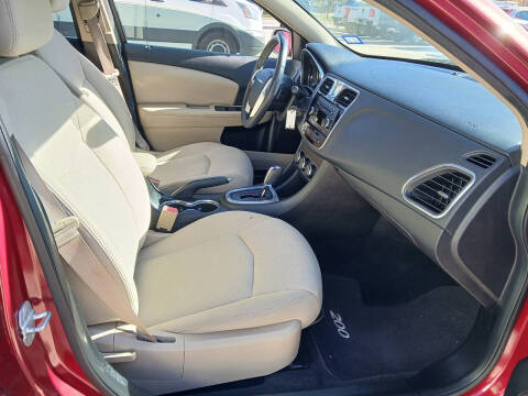 2013 Chrysler 200 Touring