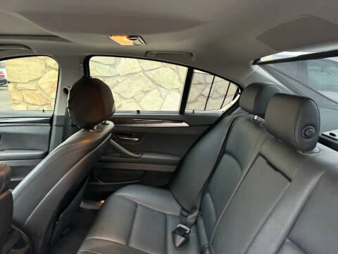 2015 BMW 5 Series 528i