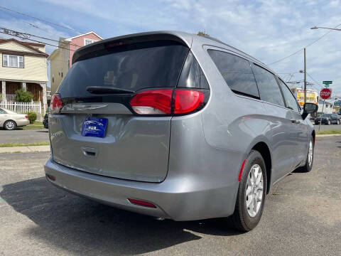 2020 Chrysler Voyager LXi