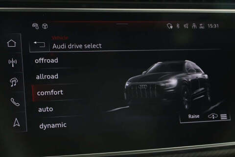 2024 Audi SQ8 4.0T quattro Premium Plus