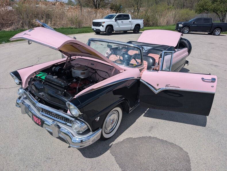 1955 Ford Sunliner