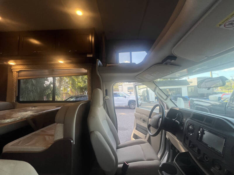 2019 Thor Motor Coach Freedom Elite