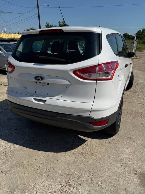2016 Ford Escape S