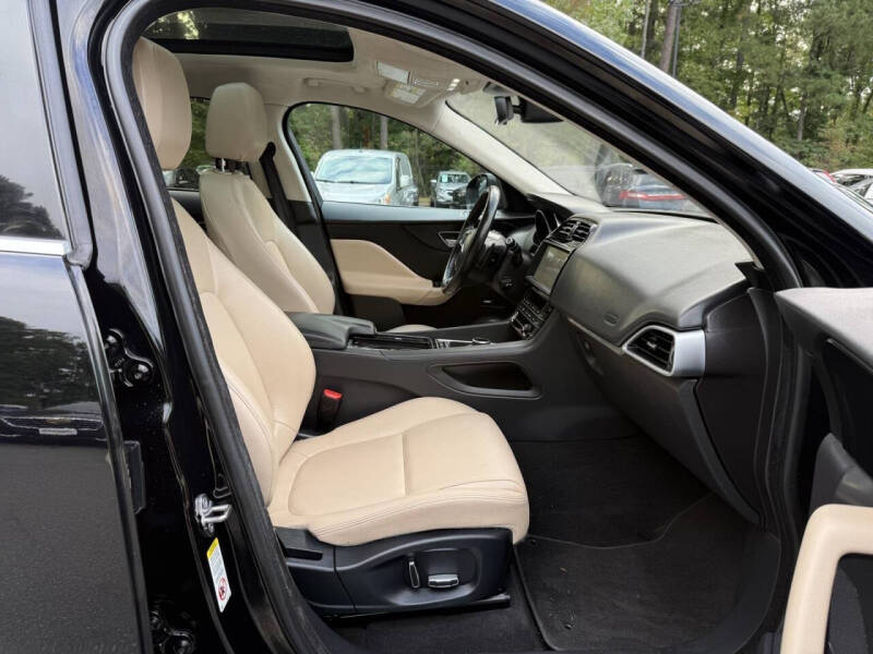 2019 Jaguar F-PACE 25t Premium