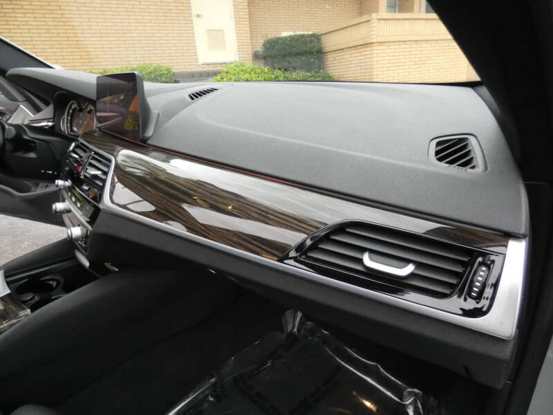 2019 BMW 5 Series 530i