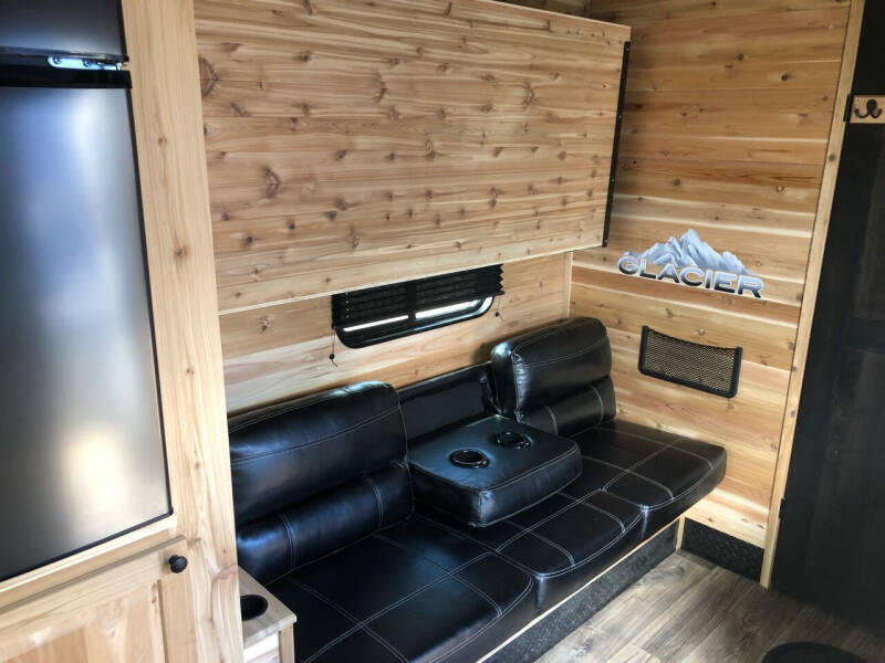 2022 Glacier 17’ RV EXPLORER