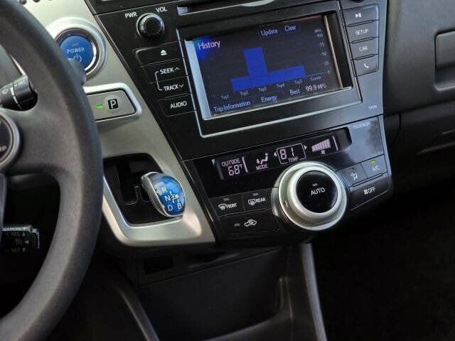 2013 Toyota Prius v Five