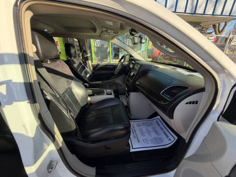 2014 Chrysler Town and Country Limited