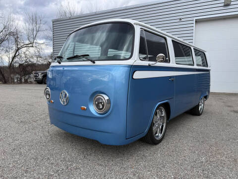 1974 Volkswagen Type II Custom Bus