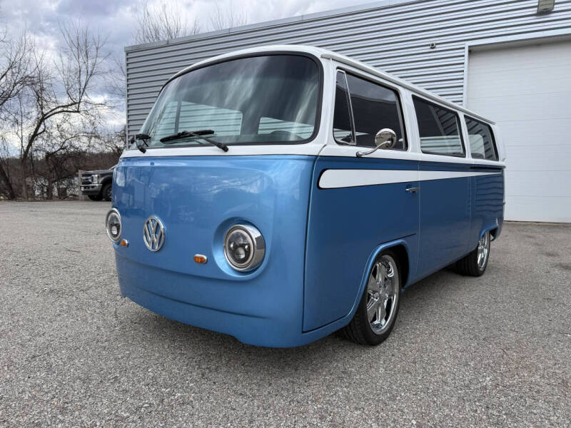 1974 Volkswagen Type II Custom Bus