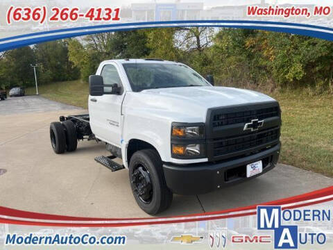 2023 Chevrolet Silverado 5500HD for sale at MODERN AUTO CO in Washington MO