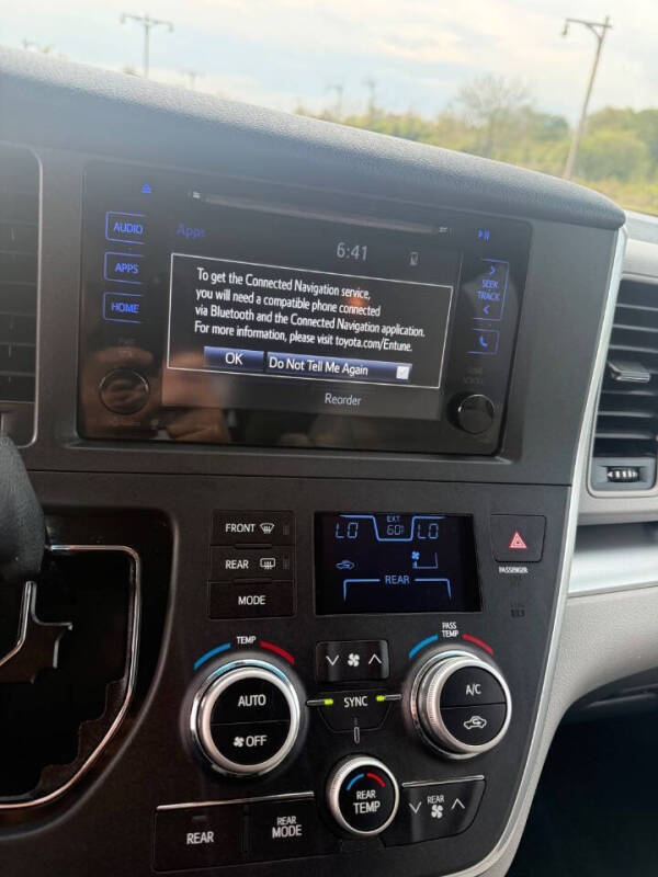 2017 Toyota Sienna LE 7-Passenger