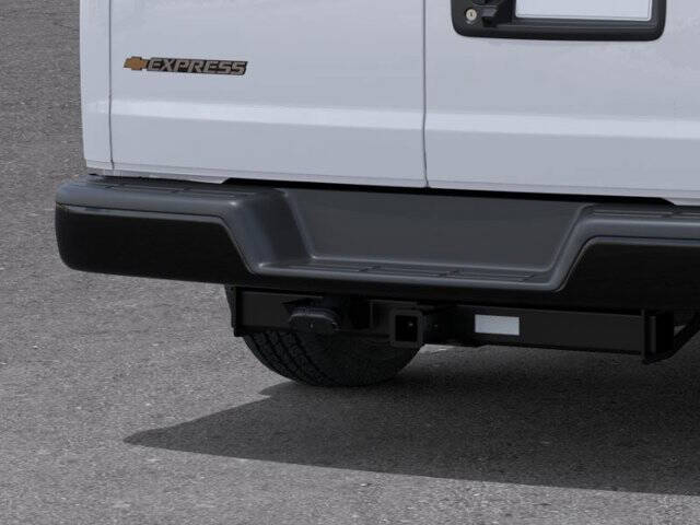 2025 Chevrolet Express 2500