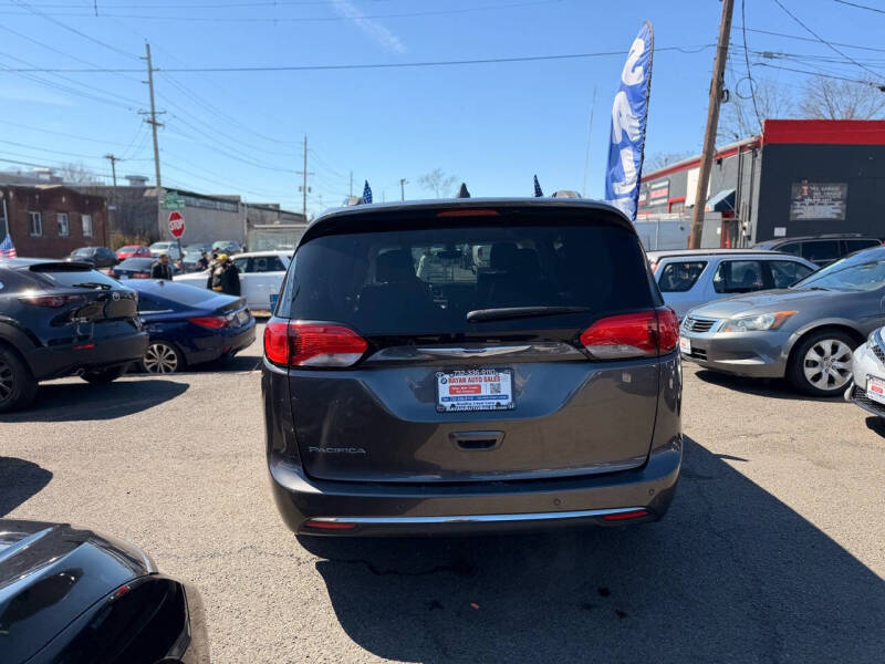2019 Chrysler Pacifica Touring L