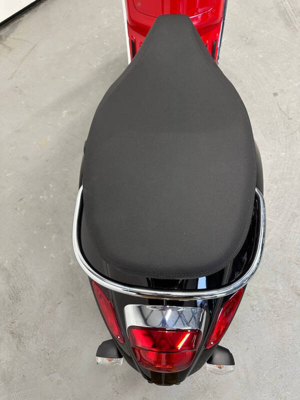 2023 Vespa Primavera 50 Mickey Mouse Edit