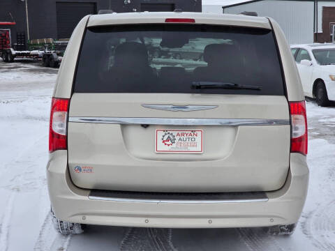 2012 Chrysler Town and Country Touring-L