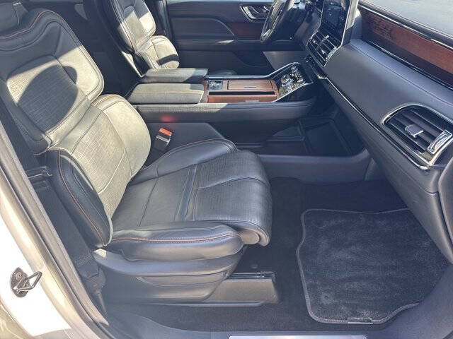 2022 Lincoln Navigator L Black Label