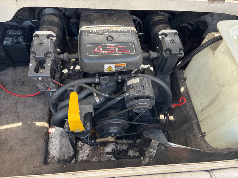 2001 Larson Boats 190SEI