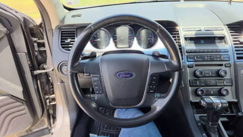 2011 Ford Taurus SEL
