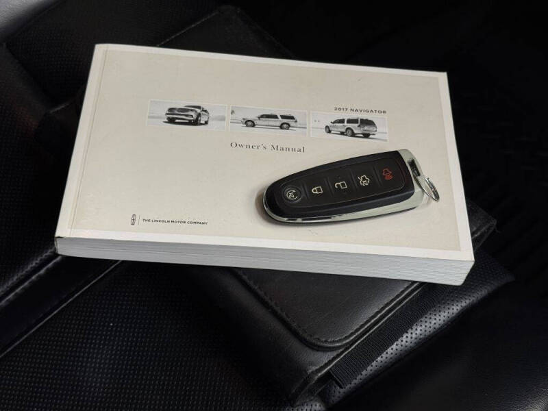 2017 Lincoln Navigator L Select