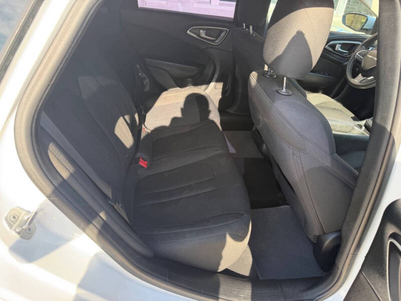 2016 Chrysler 200 Limited