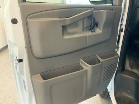 2025 Chevrolet Express 3500