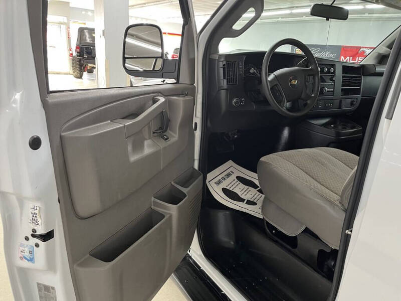 2022 Chevrolet Express LS 3500
