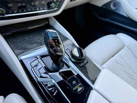 2021 BMW 5 Series M550i xDrive