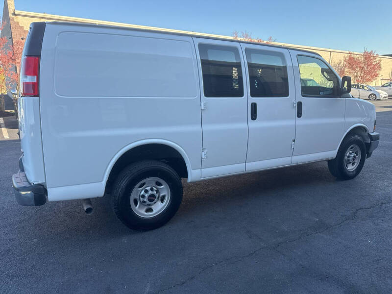 2024 GMC Savana 2500