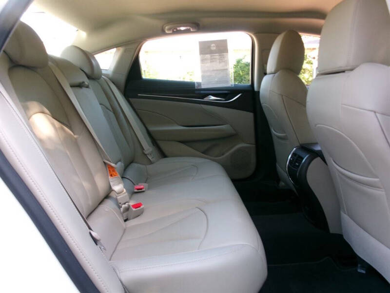 2017 Buick LaCrosse Essence