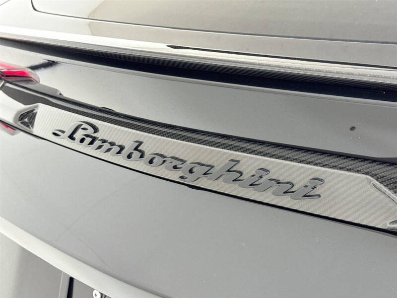 2023 Lamborghini Urus Performante