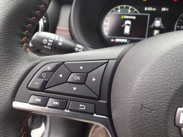 2024 Nissan Kicks SR