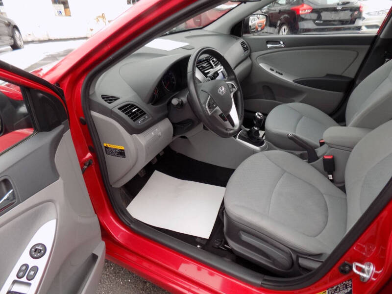 2014 Hyundai Accent SE