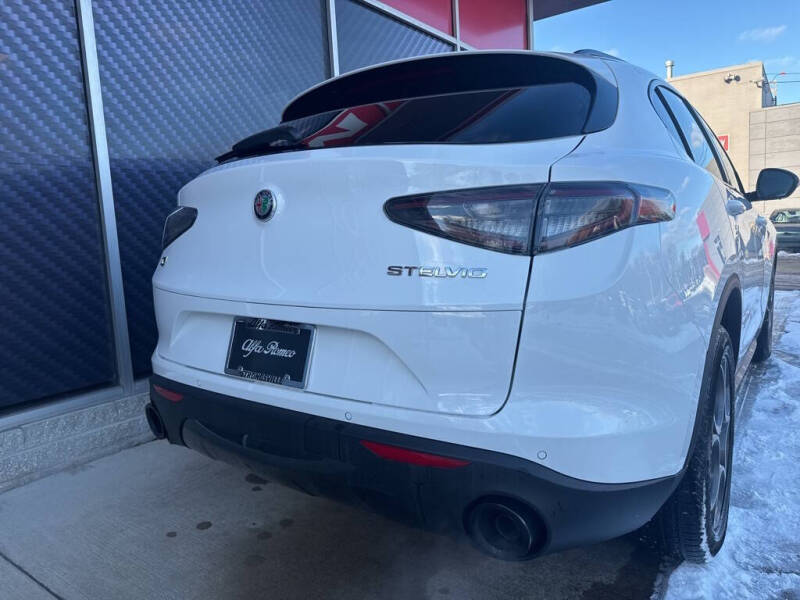 2025 Alfa Romeo Stelvio