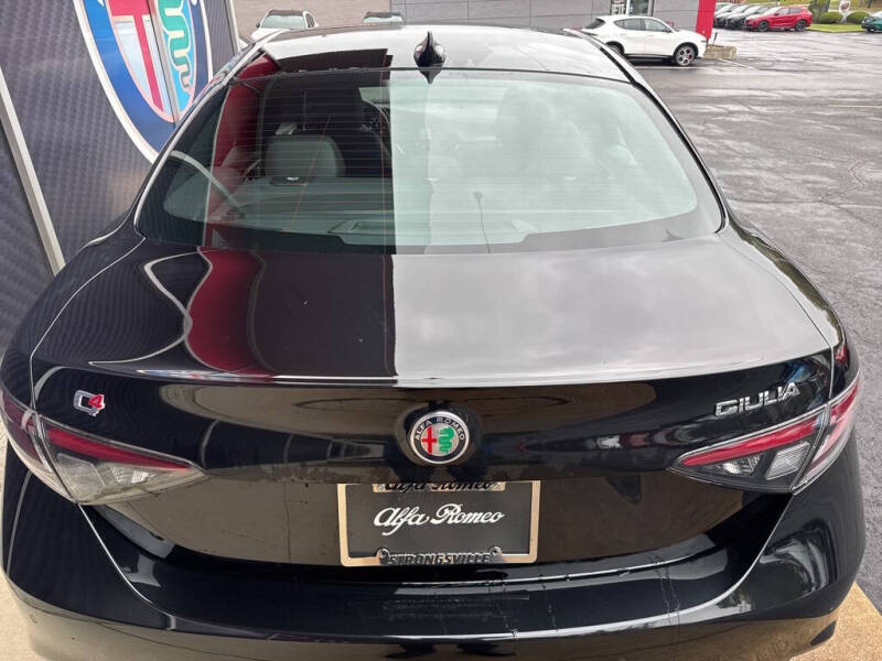 2025 Alfa Romeo Giulia Intensa