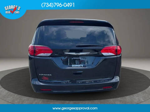 2023 Chrysler Voyager LX