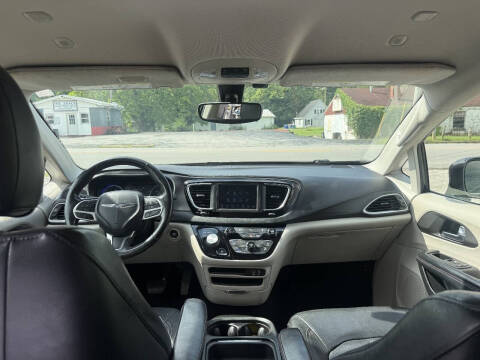 2020 Chrysler Pacifica Touring L