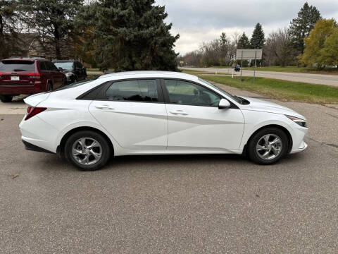 2022 Hyundai Elantra SE