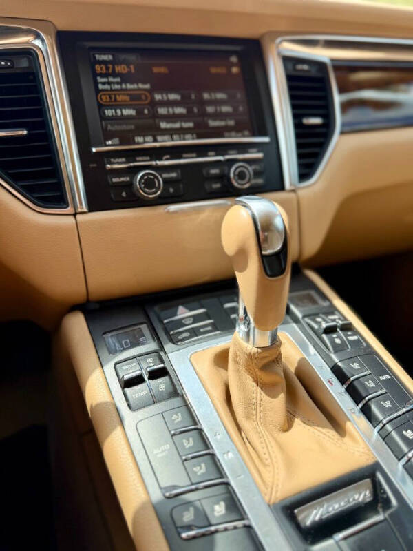 2015 Porsche Macan S