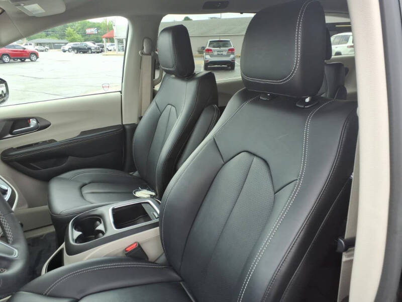 2024 Chrysler Pacifica Touring L